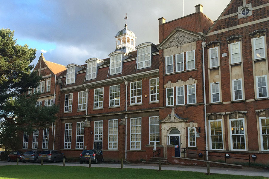 Liceu in strainatate 14-18 ani, Ashby School, IEC Romania