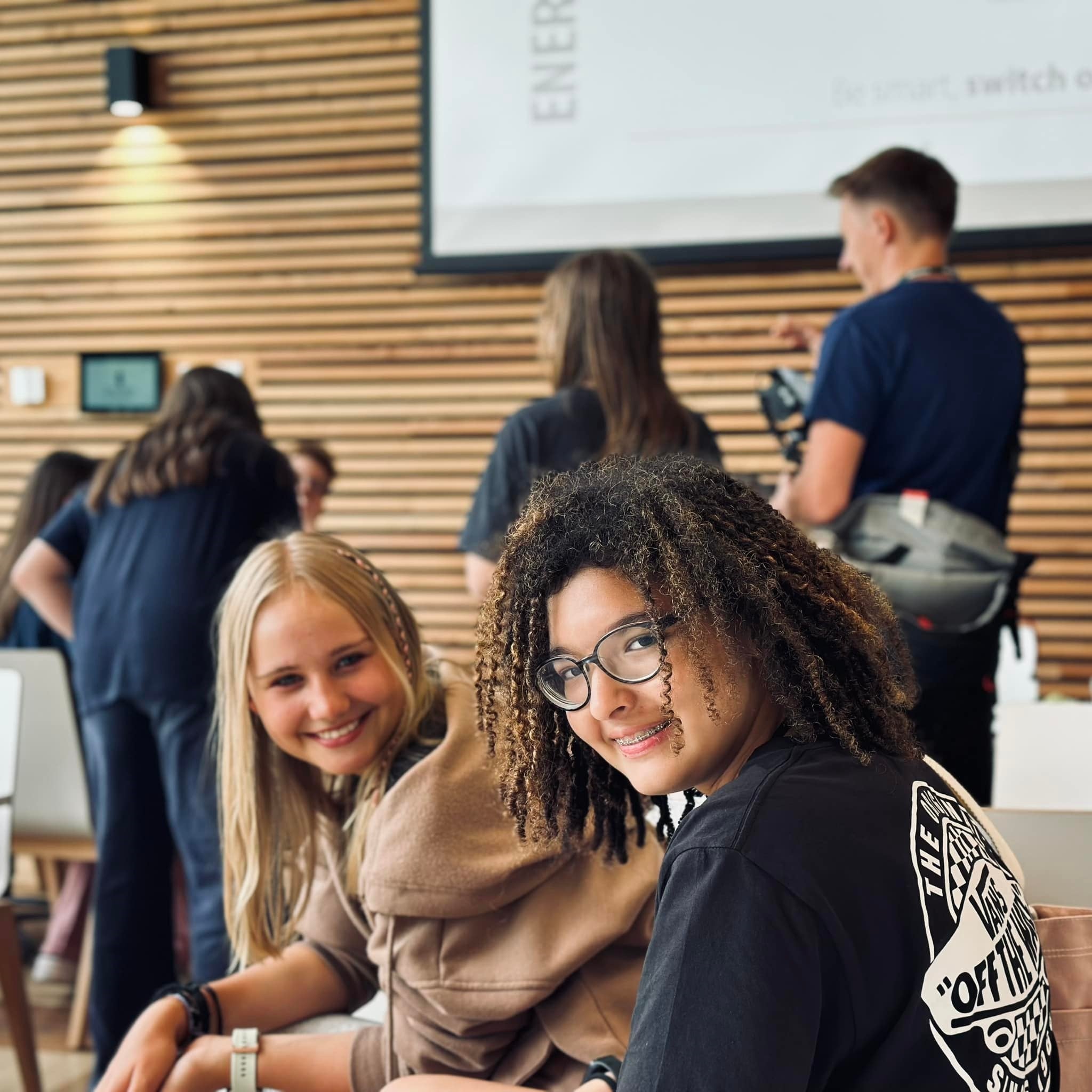 Tabara Benzi Desenate (12 - 17 ani) - UCL - Londra - Anglia