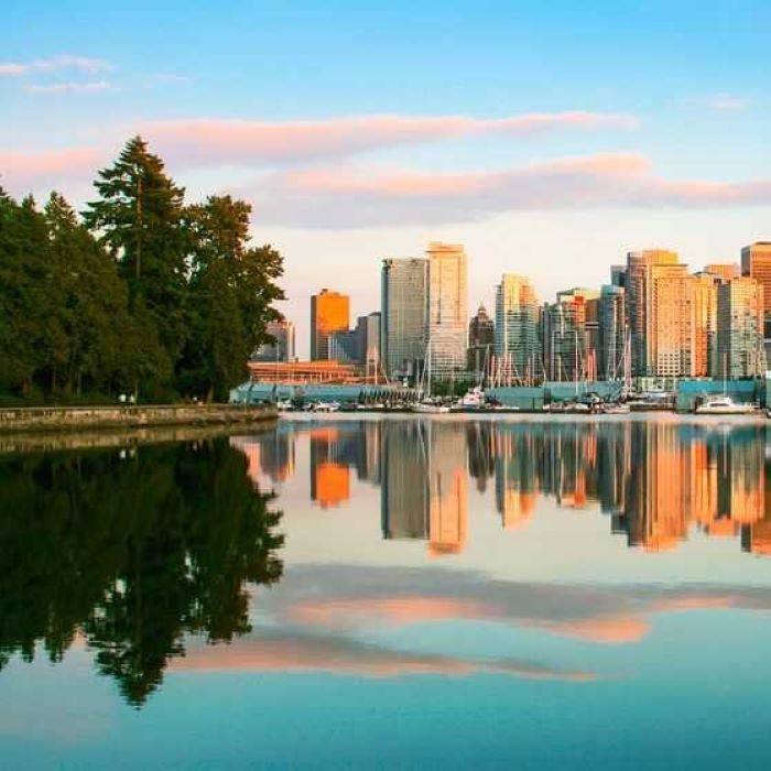 Tabara engleza si activitati elevi 15-17 ani in Vancouver, Canada - IVI Romania 1