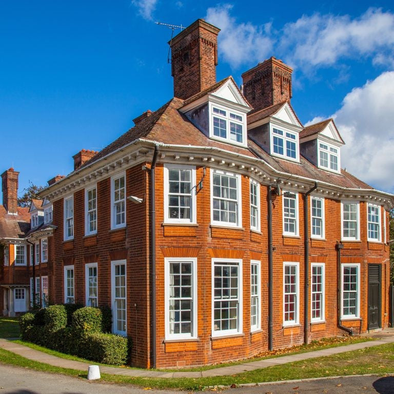 Tabara Engleza si Desen Manga (8 - 17 ani) - Saint Felix School - Anglia