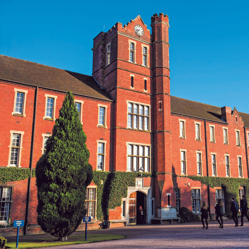 Tabara engleza si echitatie 7-18 ani, Trent College, Anglia - IVI Romania 1