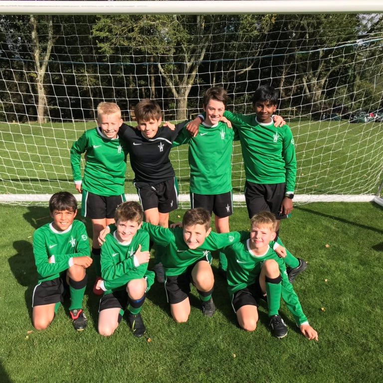 Tabara engleza si fotbal 7-18 ani, Box Hill School, Anglia - IVI Romania 4