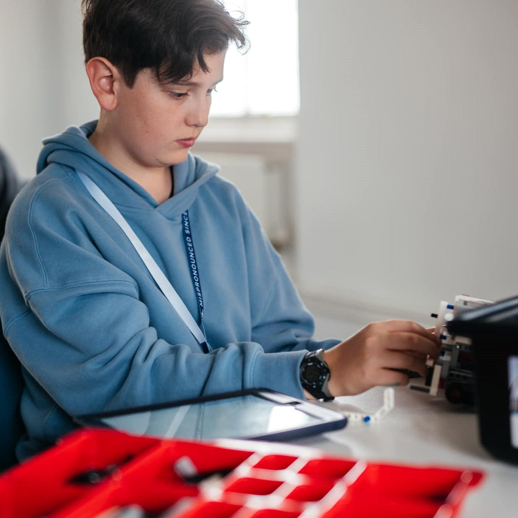 Tabara Engleza si Robotica (8 - 17 ani) - Saint Felix School - Anglia