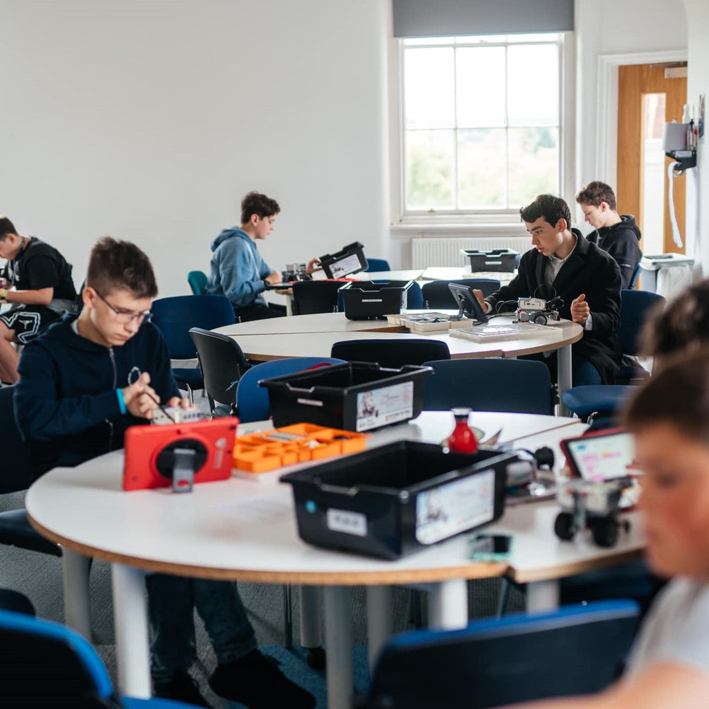 Tabara Engleza si Robotica (8 - 17 ani) - Saint Felix School - Anglia