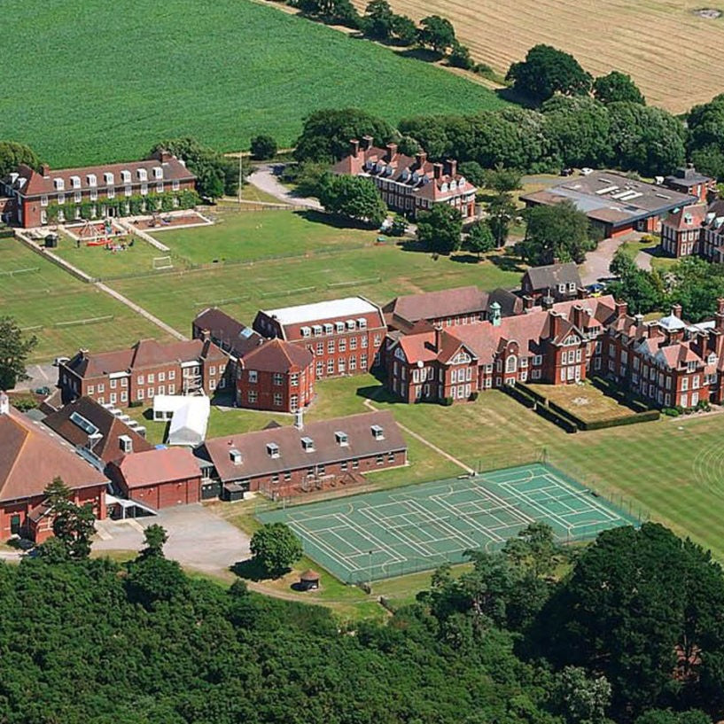 Tabara Engleza si Teatru (8 - 17 ani) - Saint Felix School - Anglia