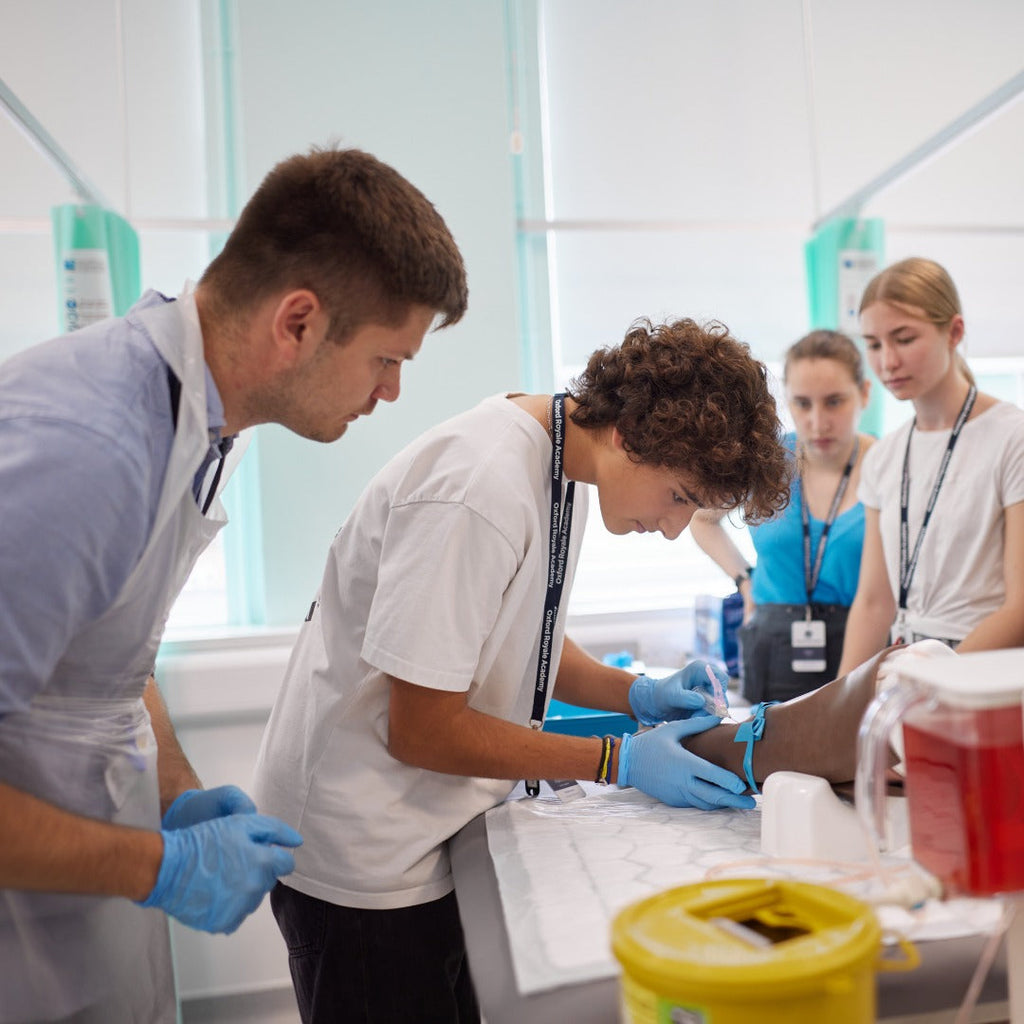 Tabara medicina 16-18 ani, Imperial College Londra, Anglia - IVI Romania 2