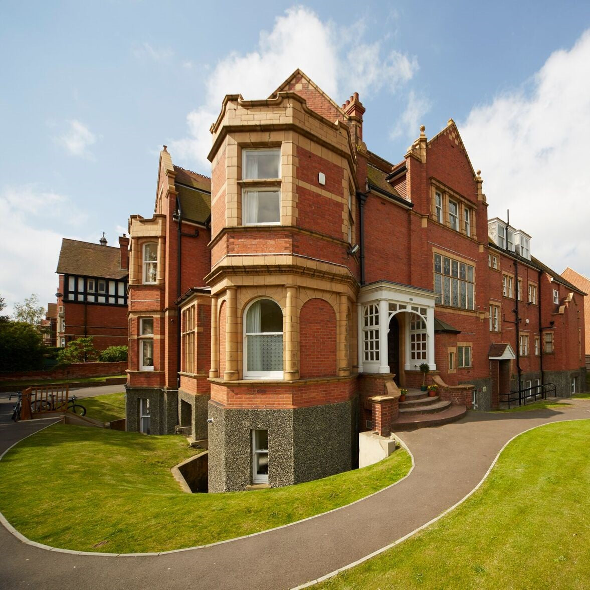 Tabara Mini-MBA 15-17 ani, Earlscliffe School, Anglia, IVI Romania 1