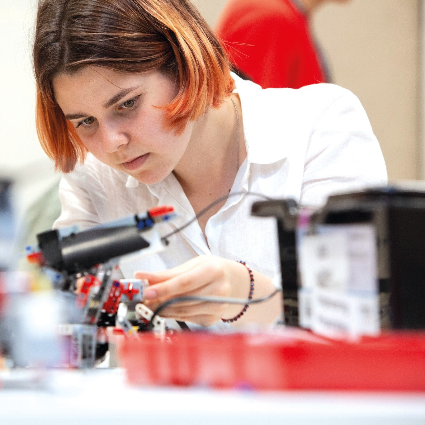 Tabara programare, robotica si AI pentru elevi de 16-18 ani, Imperial College Londra - IVI Romania 6