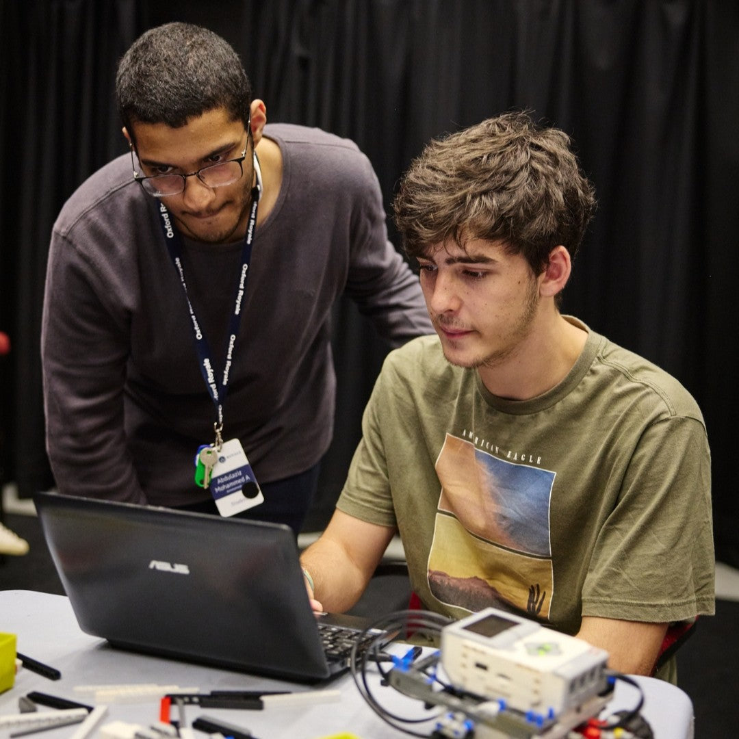 Tabara securitate cibernetica si AI pentru elevi de 16-18 ani, Oxford University - IVI Romania 2